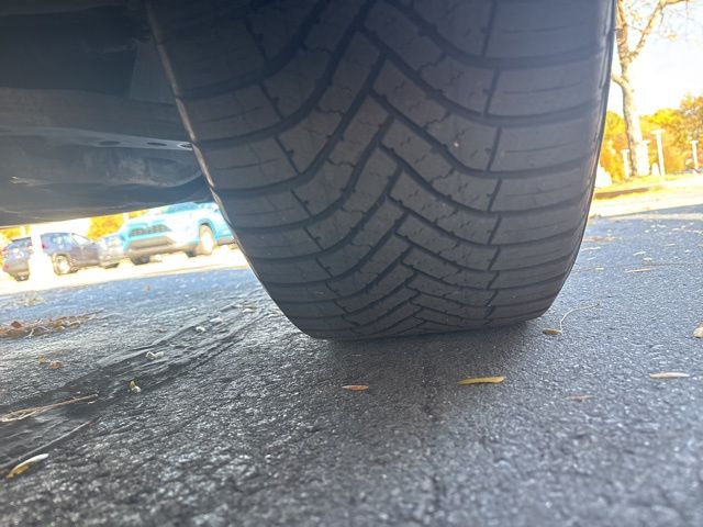 used 2021 Toyota Highlander car, priced at $29,999