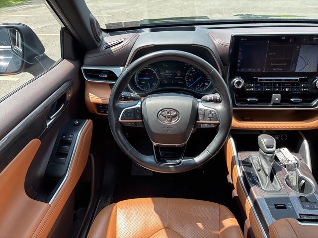 used 2020 Toyota Highlander Hybrid car, priced at $35,488