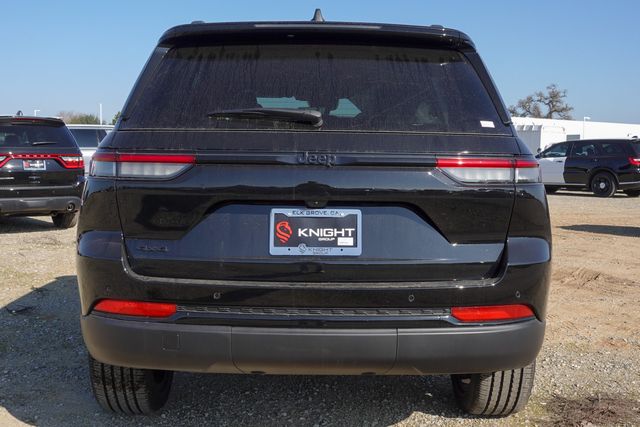 new 2025 Jeep Grand Cherokee car, priced at $44,670