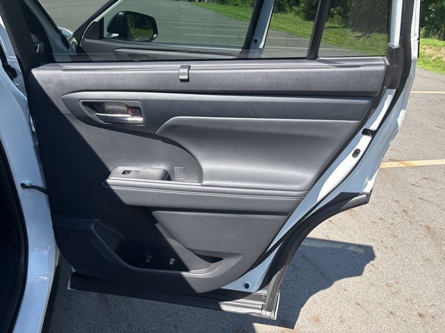 used 2022 Toyota Highlander car, priced at $39,599