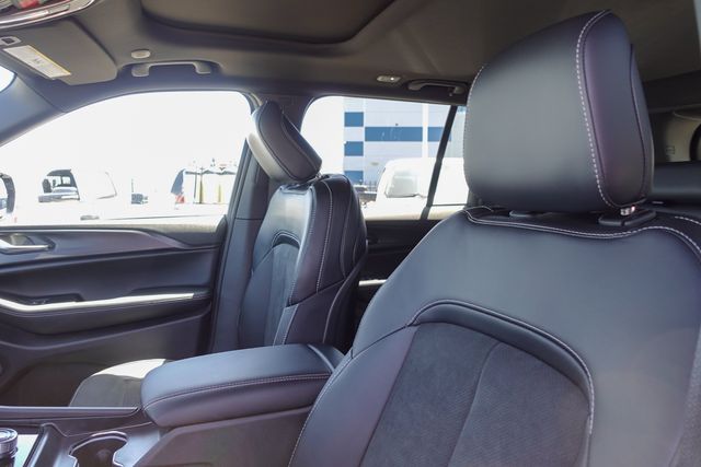 new 2025 Jeep Grand Cherokee car, priced at $41,350