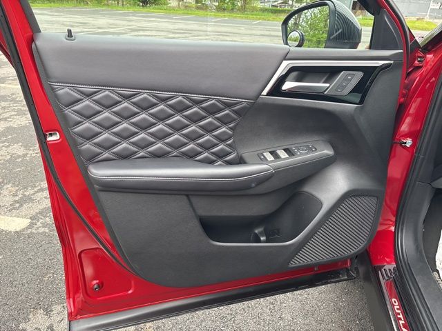 used 2023 Mitsubishi Outlander car, priced at $29,189