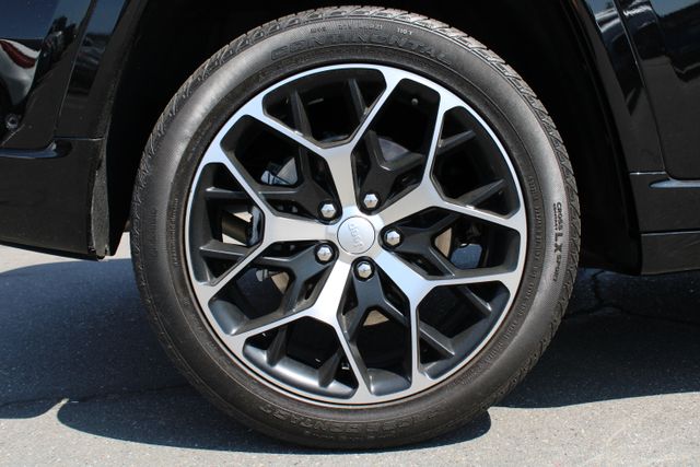 used 2022 Jeep Grand Cherokee car, priced at $40,689
