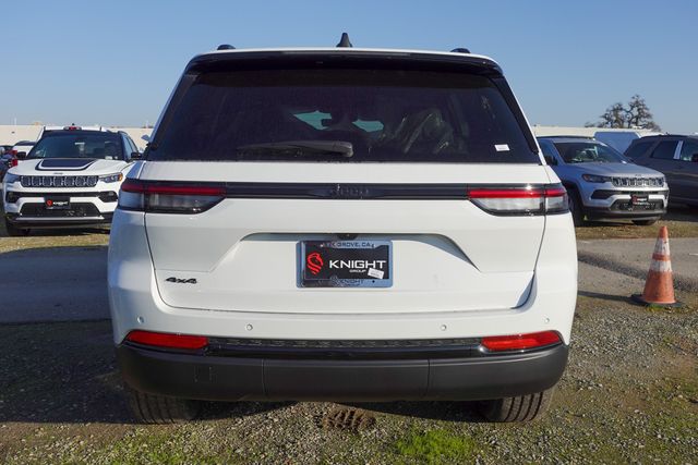 new 2025 Jeep Grand Cherokee car, priced at $43,575