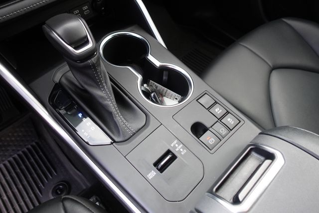 used 2023 Toyota Highlander Hybrid car, priced at $39,000