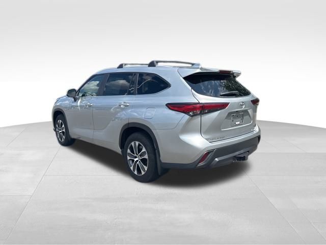 used 2023 Toyota Highlander car, priced at $36,699