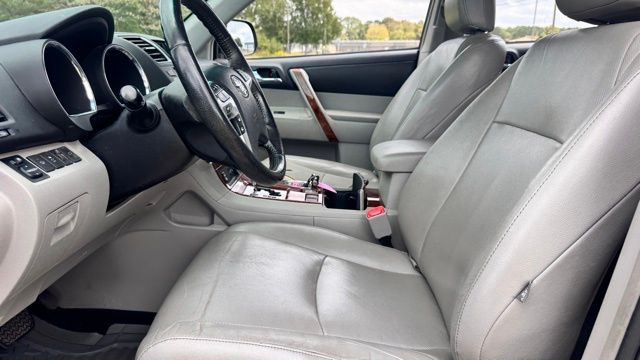 used 2012 Toyota Highlander car, priced at $6,788