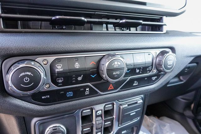 new 2025 Jeep Wrangler car, priced at $55,069
