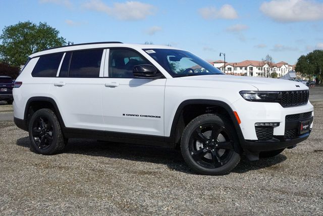new 2025 Jeep Grand Cherokee L car, priced at $46,935