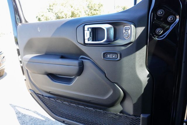 new 2025 Jeep Wrangler car, priced at $57,595