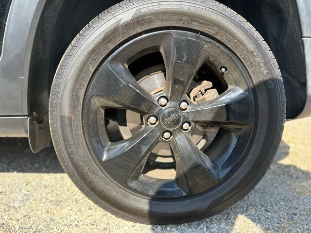 used 2017 Jeep Cherokee car, priced at $11,994