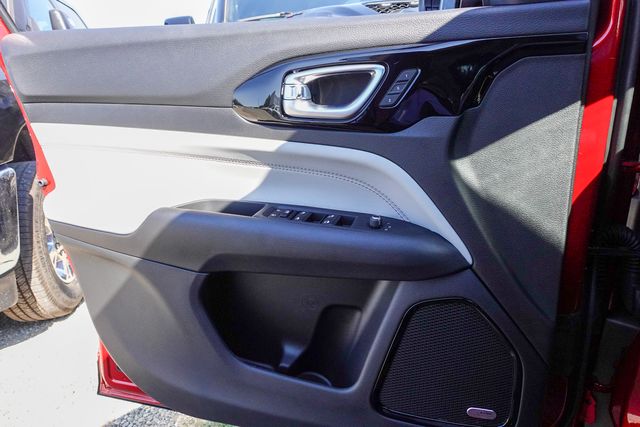 new 2025 Jeep Compass car, priced at $39,285