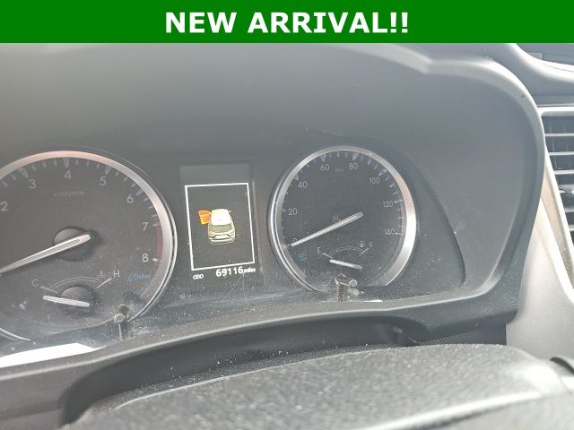 used 2019 Toyota Highlander car, priced at $29,500