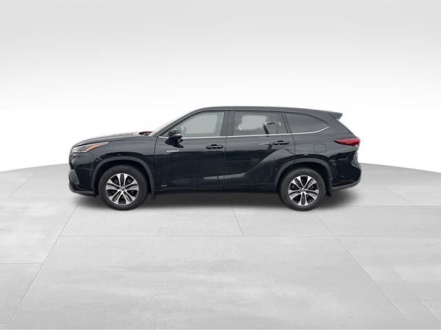 used 2021 Toyota Highlander Hybrid car, priced at $33,999
