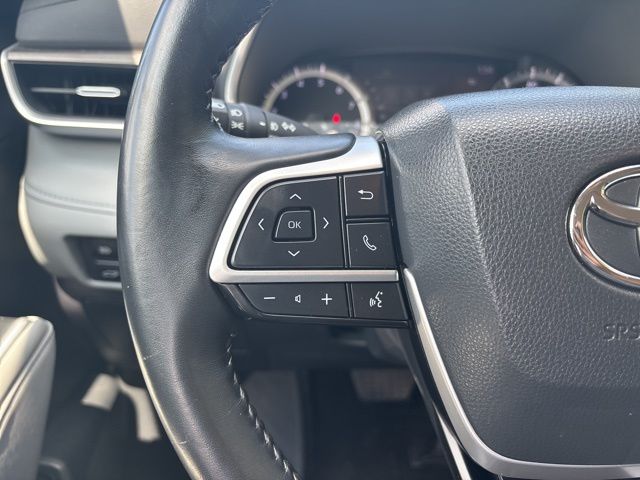 used 2023 Toyota Highlander car, priced at $36,699