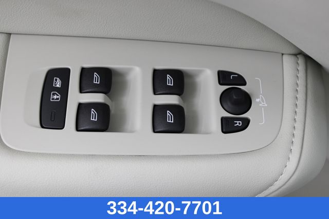 new 2025 Volvo XC60 car, priced at $55,360