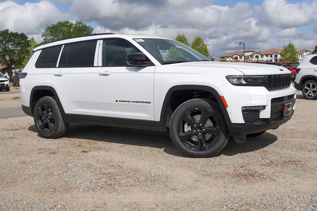 new 2025 Jeep Grand Cherokee L car, priced at $54,612