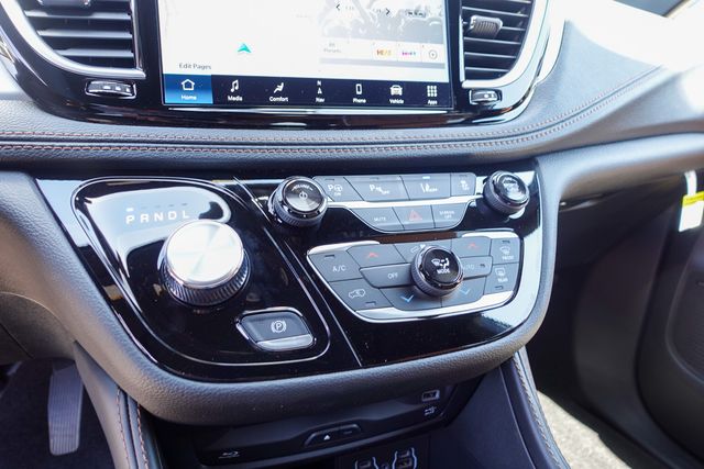 new 2025 Chrysler Pacifica Hybrid car, priced at $47,541