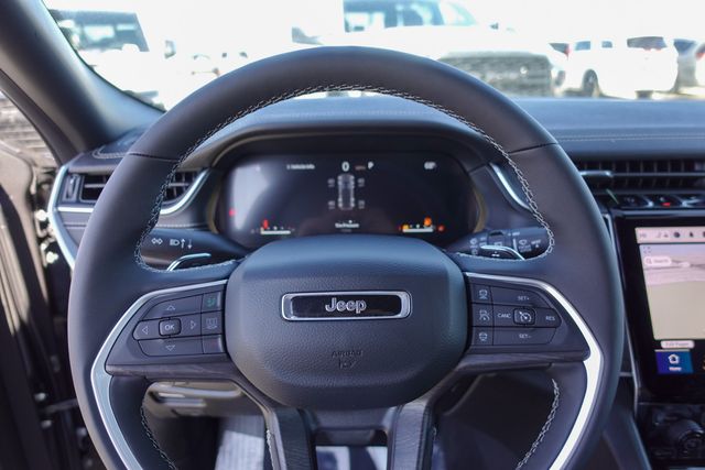 new 2025 Jeep Grand Cherokee car, priced at $42,795