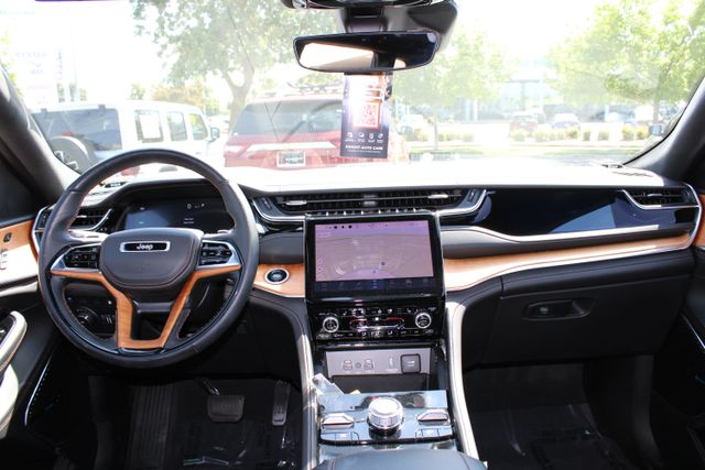 used 2022 Jeep Grand Cherokee car, priced at $40,689