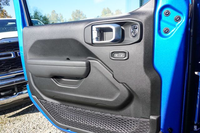 new 2026 Jeep Gladiator car, priced at $46,895