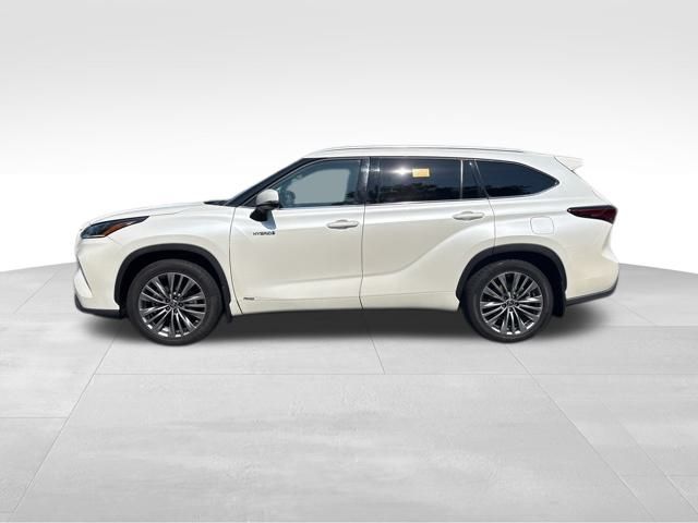 used 2021 Toyota Highlander Hybrid car, priced at $43,699