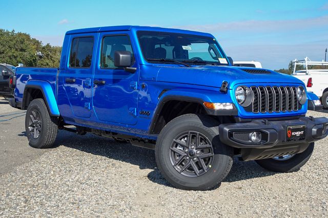 new 2026 Jeep Gladiator car, priced at $46,895