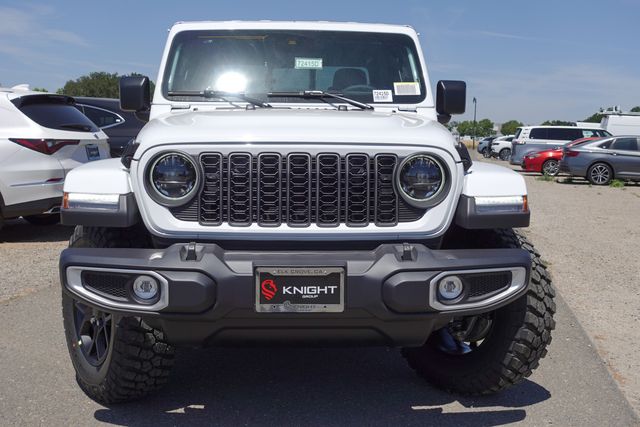 new 2025 Jeep Gladiator car, priced at $43,675