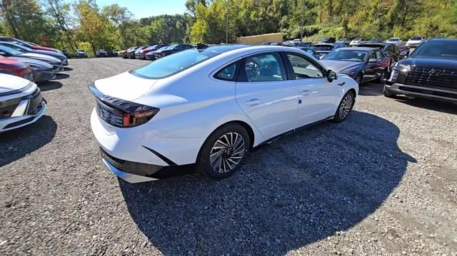 new 2025 Hyundai Sonata Hybrid car, priced at $38,912