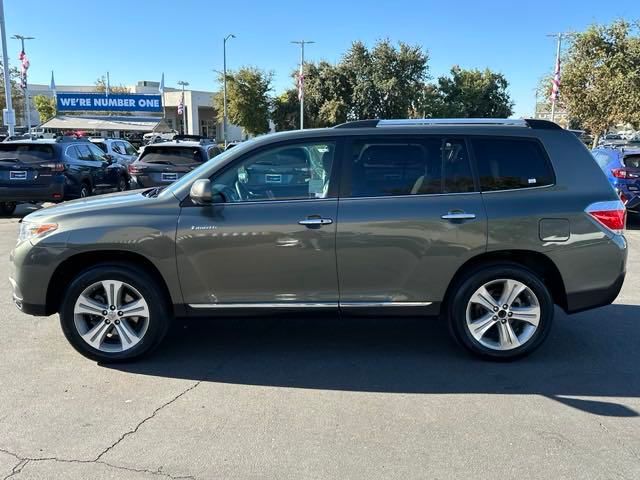 used 2013 Toyota Highlander car, priced at $18,999