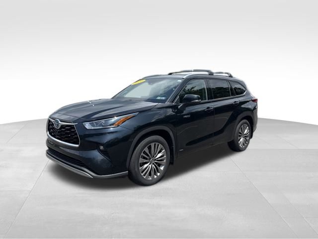 used 2020 Toyota Highlander Hybrid car, priced at $35,488