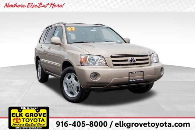 used 2007 Toyota Highlander car, priced at $9,000