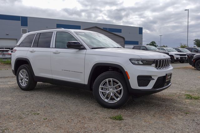 new 2025 Jeep Grand Cherokee car, priced at $33,530