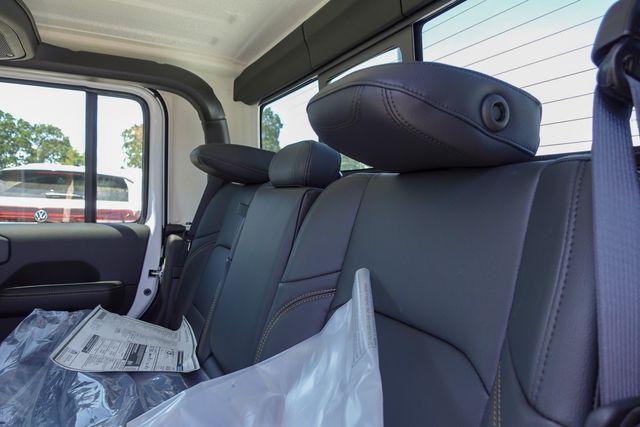 new 2025 Jeep Gladiator car, priced at $43,675