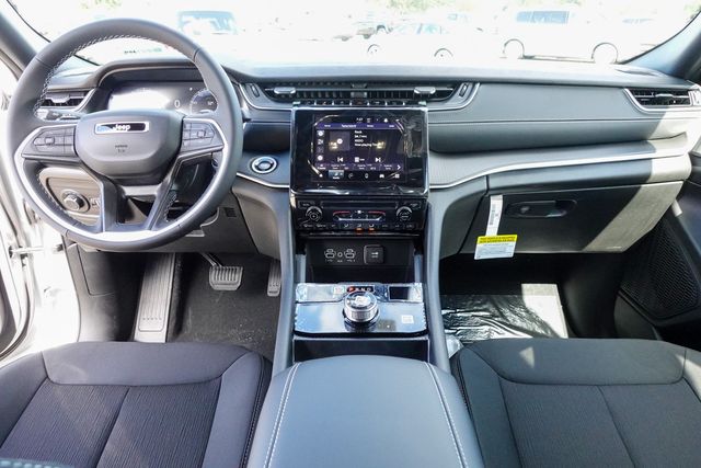 new 2025 Jeep Grand Cherokee car, priced at $34,477