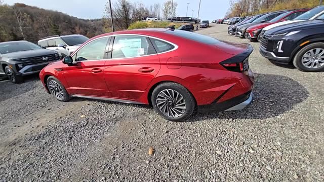 new 2025 Hyundai Sonata Hybrid car, priced at $32,598