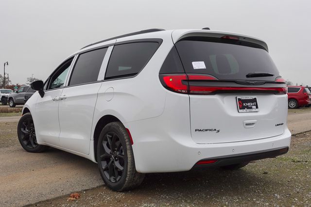 new 2025 Chrysler Pacifica car, priced at $47,765