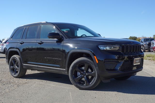 new 2025 Jeep Grand Cherokee car, priced at $41,175