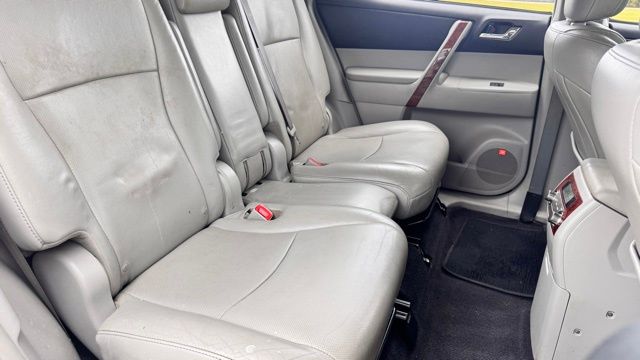used 2012 Toyota Highlander car, priced at $6,788