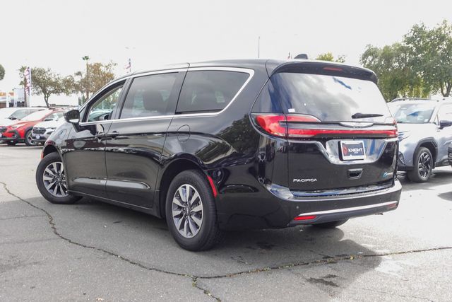 used 2024 Chrysler Pacifica Hybrid car, priced at $28,798