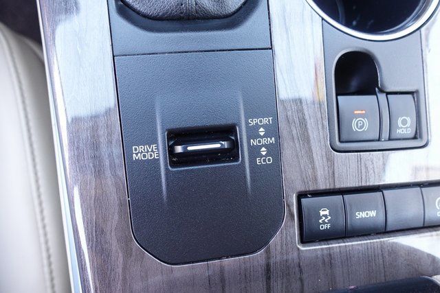 used 2022 Toyota Highlander car, priced at $34,655