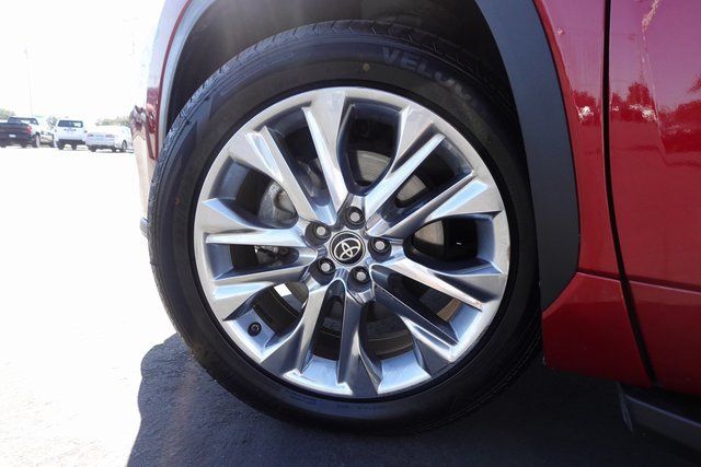 used 2022 Toyota Highlander car, priced at $34,655