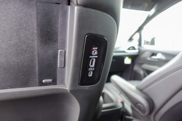 new 2025 Chrysler Pacifica Hybrid car, priced at $41,675
