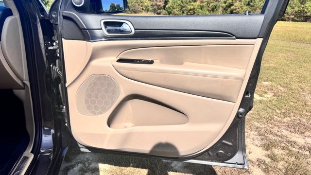 used 2020 Jeep Grand Cherokee car, priced at $16,211