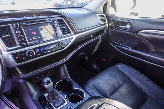 used 2018 Toyota Highlander Hybrid car, priced at $22,400