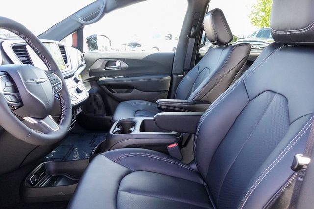 new 2025 Chrysler Pacifica car, priced at $41,290