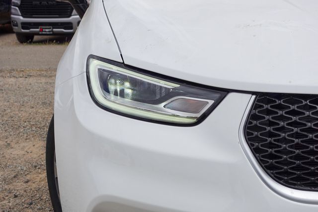 new 2025 Chrysler Pacifica Hybrid car, priced at $51,280