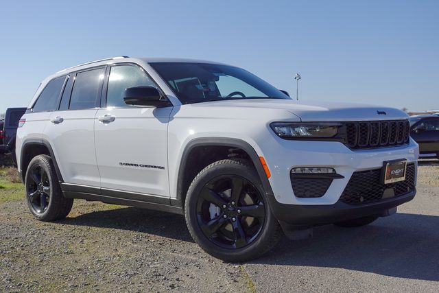 new 2025 Jeep Grand Cherokee car, priced at $53,135