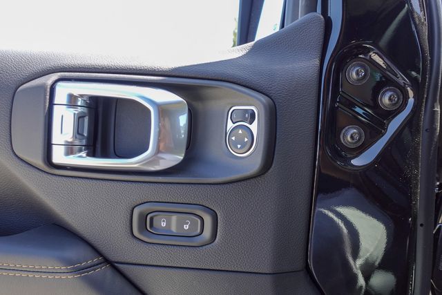 new 2025 Jeep Gladiator car, priced at $44,270