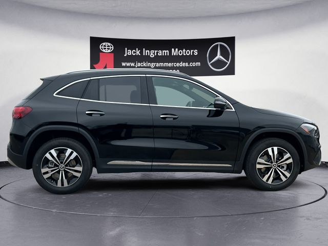 new 2025 Mercedes-Benz GLA car, priced at $45,660